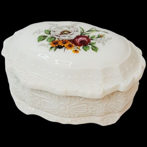 Vintage 1980s Floral Flowers Moriage Design Trinket Box - Picture 1 of 12